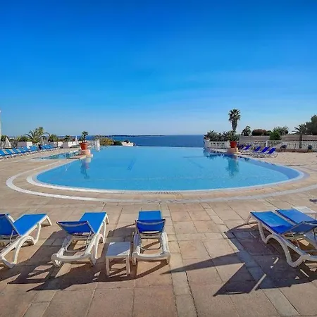 Piscine Vue Parking 4 Personnes Cannes