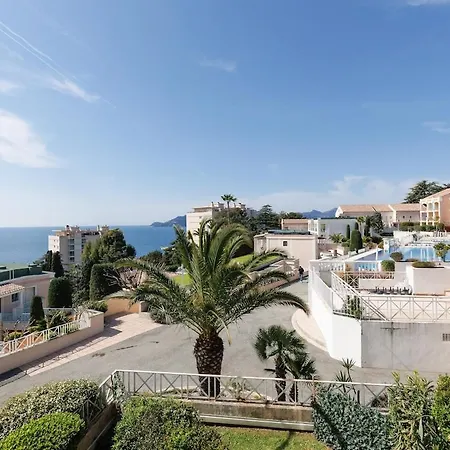 Apartment Piscine Vue Parking 4 Personnes *