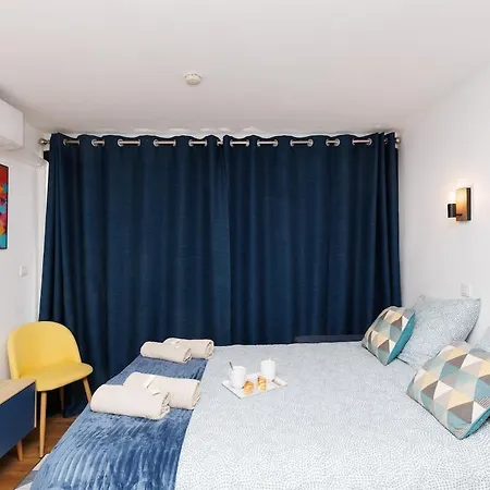 Piscine Vue Parking 4 Personnes Apartment